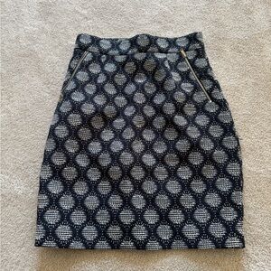 Black/silver mini skirt #workattire #formal
Size 4
